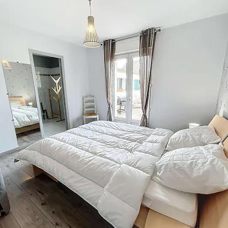 Prázdninový dům Maison A 500m De La Avec Jardin, 4 Chambres, Wi-fi Et Parking - 8 Couchages - Fr-1-361-539