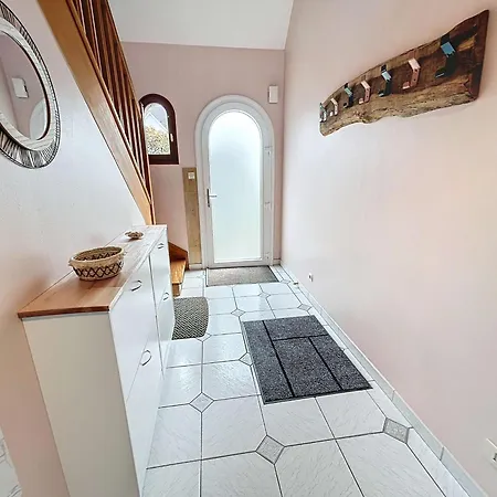 Maison A 500m De La Avec Jardin, 4 Chambres, Wi-fi Et Parking - 8 Couchages - Fr-1-361-539 *