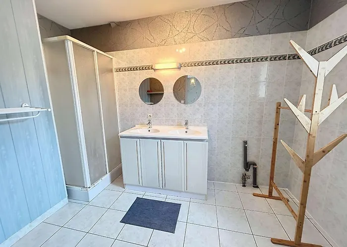 Maison A 500m De La Avec Jardin, 4 Chambres, Wi-fi Et Parking - 8 Couchages - Fr-1-361-539 *